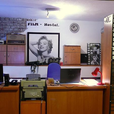 Film Hostel Познань Экстерьер фото