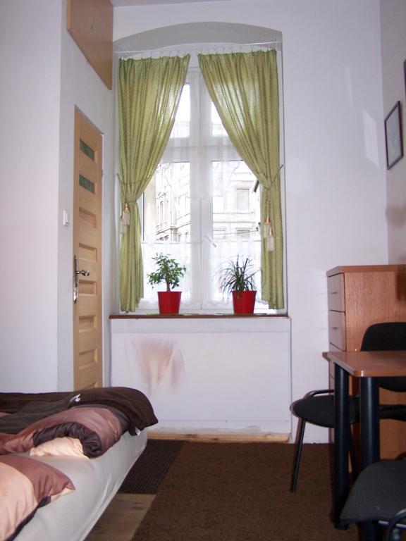 Film Hostel Познань Номер фото