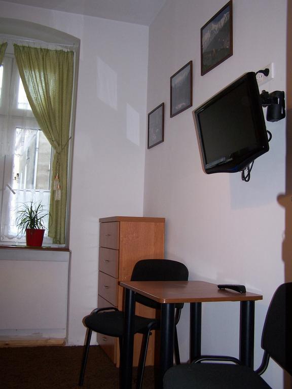Film Hostel Познань Экстерьер фото