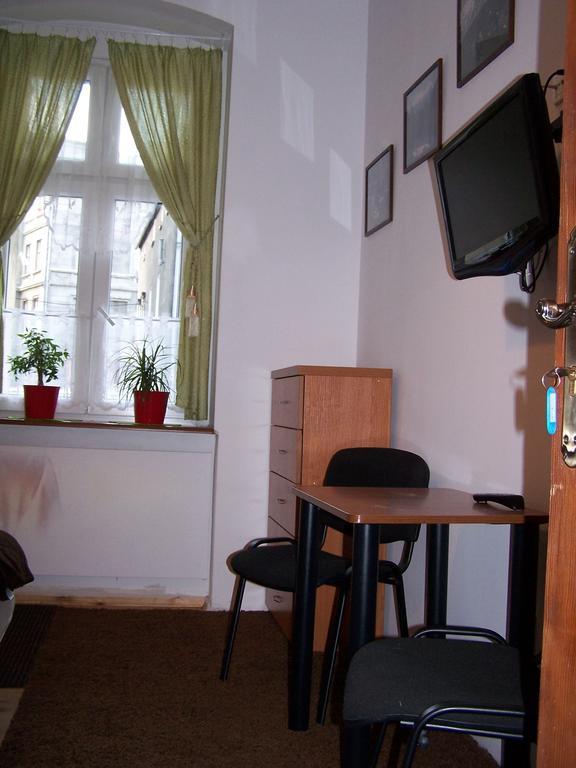 Film Hostel Познань Экстерьер фото
