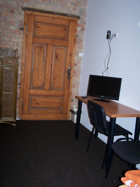 Film Hostel Познань Экстерьер фото
