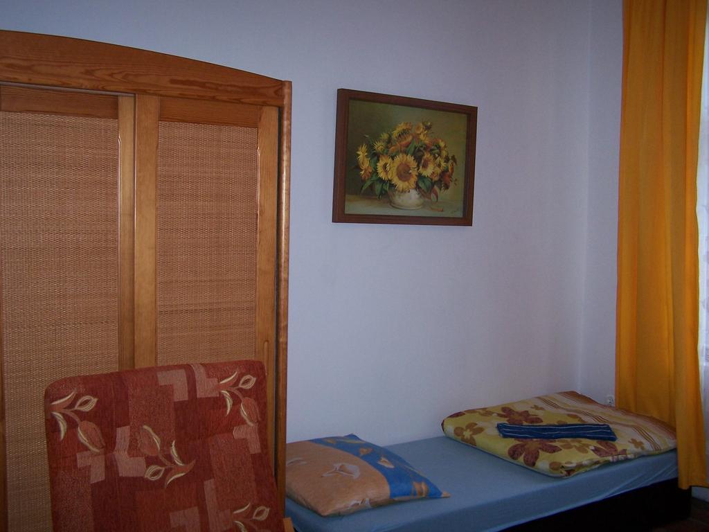 Film Hostel Познань Экстерьер фото