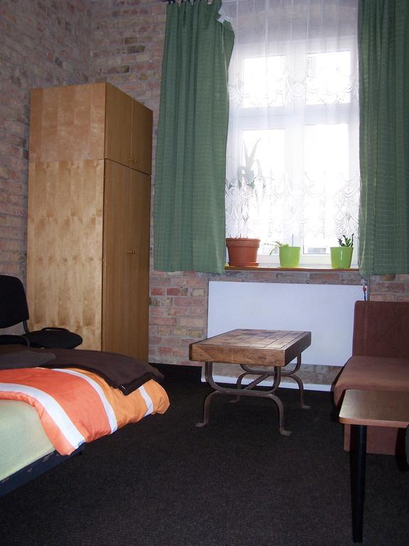 Film Hostel Познань Экстерьер фото