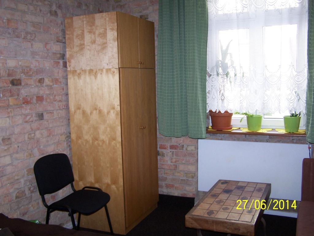 Film Hostel Познань Экстерьер фото