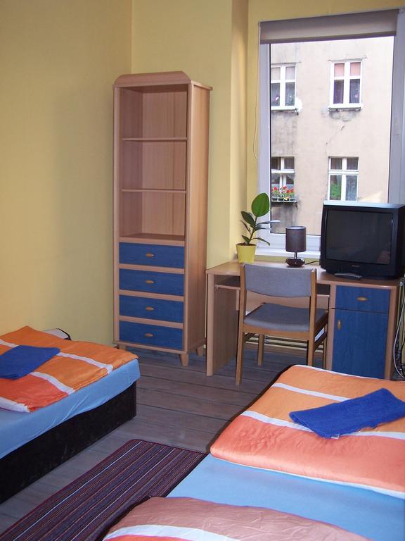 Film Hostel Познань Экстерьер фото