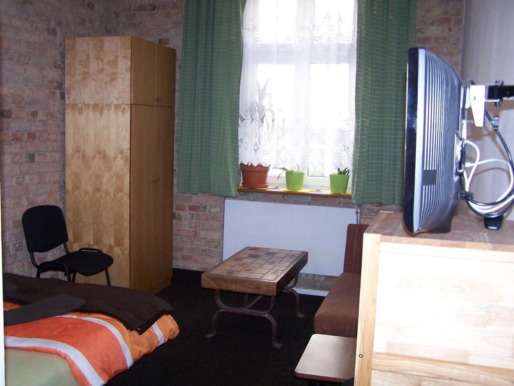 Film Hostel Познань Экстерьер фото