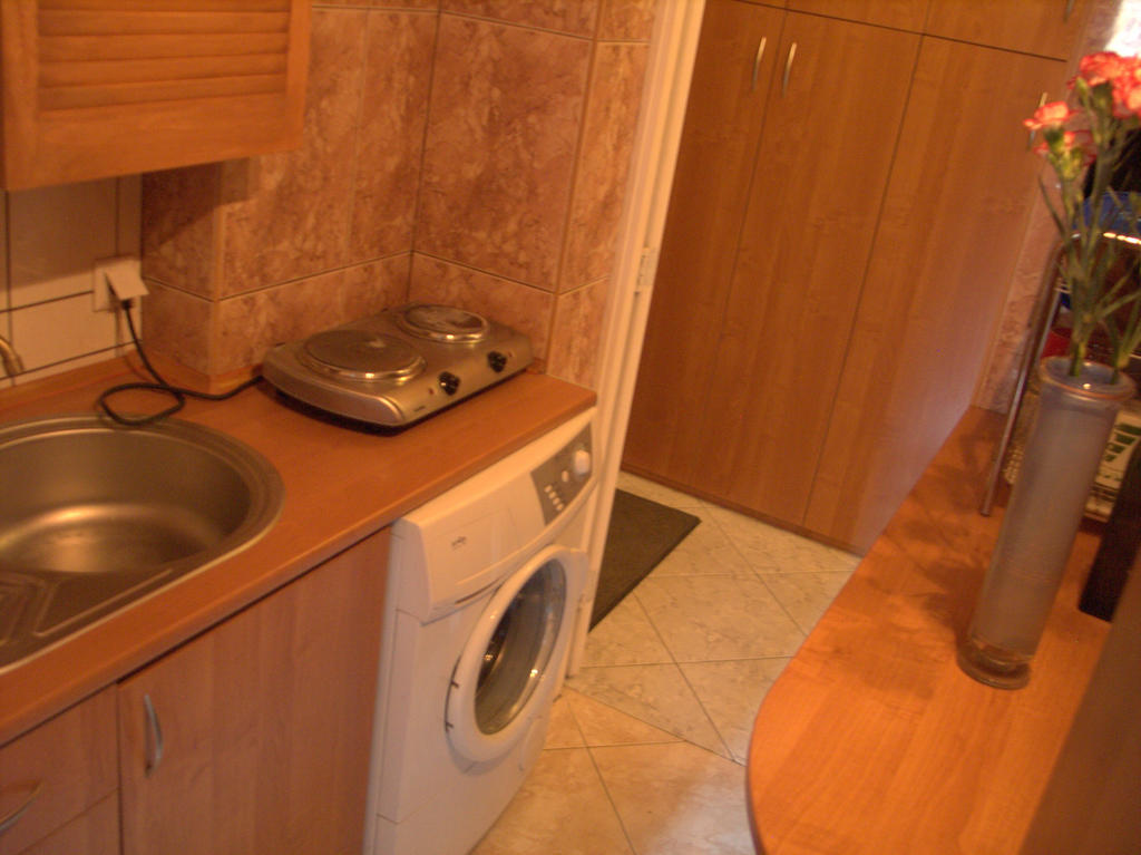 Film Hostel Познань Экстерьер фото
